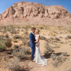 046-chelsey-and-robs-las-vegas-destination-wedding-600x600